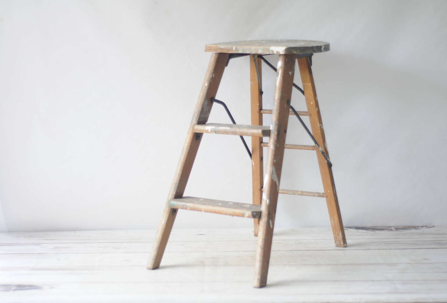 Etsy Storage Folding Ladders, Paint Splatters Included Gardenista