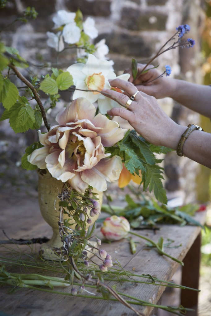 Considering Tulips: Arne Maynard's Obsession with the Dutch Masters ...