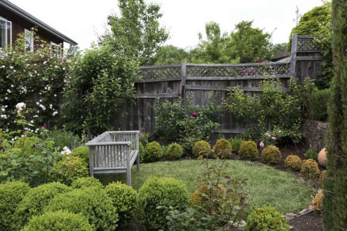 Garden Visit: A Modern CA Garden Inspired by the Classics - Gardenista