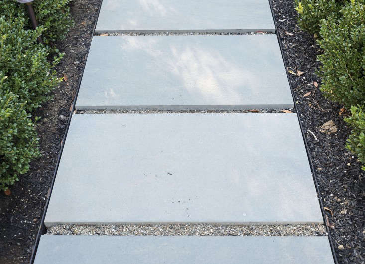 how to install landscape edging pavers