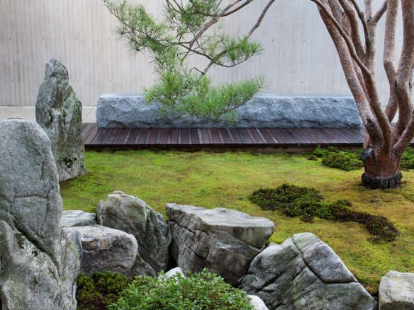 Hardscaping 101 River Rocks Gardenista
