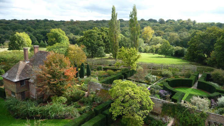 Sissinghurst-Castle-Southeast-Gardens-aerial-view