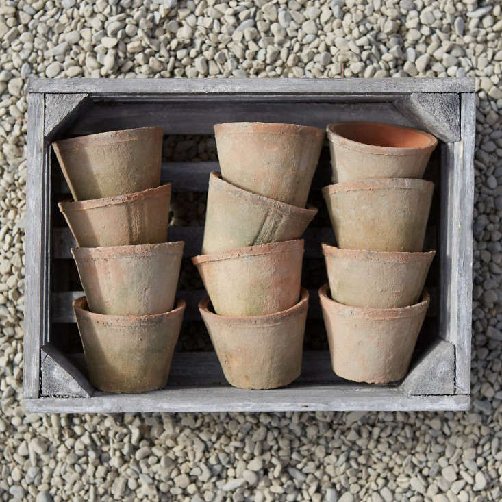 terra-cotta-clay-pots-gardenista