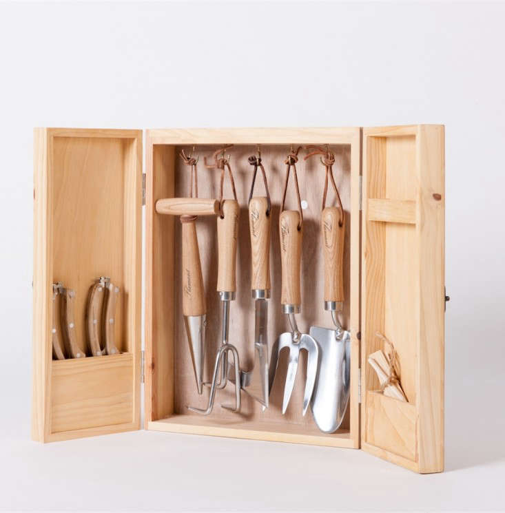 flamant-hand-tools-set-in-case-gardenista