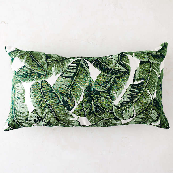 palm-leaf-patio-pillow-terrain-gardenista