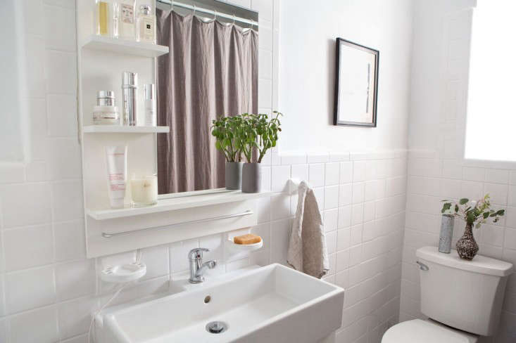 athena-calderone-bathroom-remodelista-1