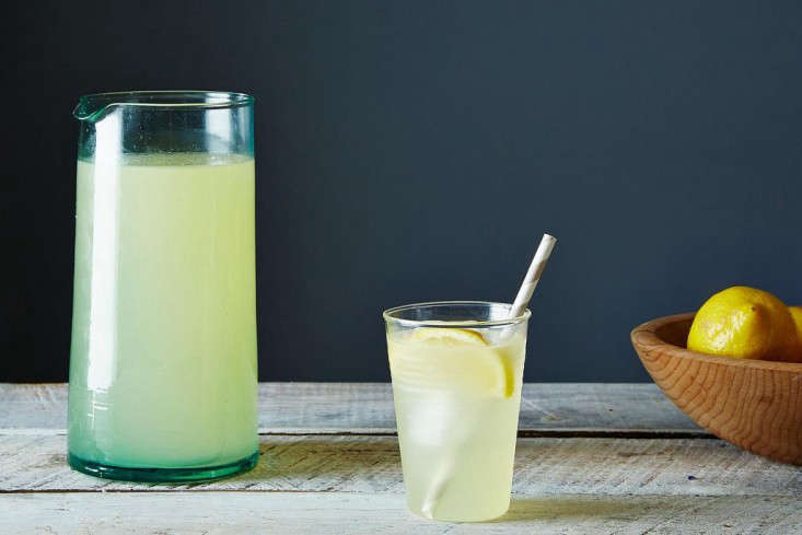 lemonade-pitcher-recipe-gardenista