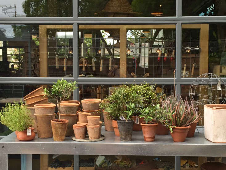 shed-healdsburg-potting-table-terra-cotta-gardenista