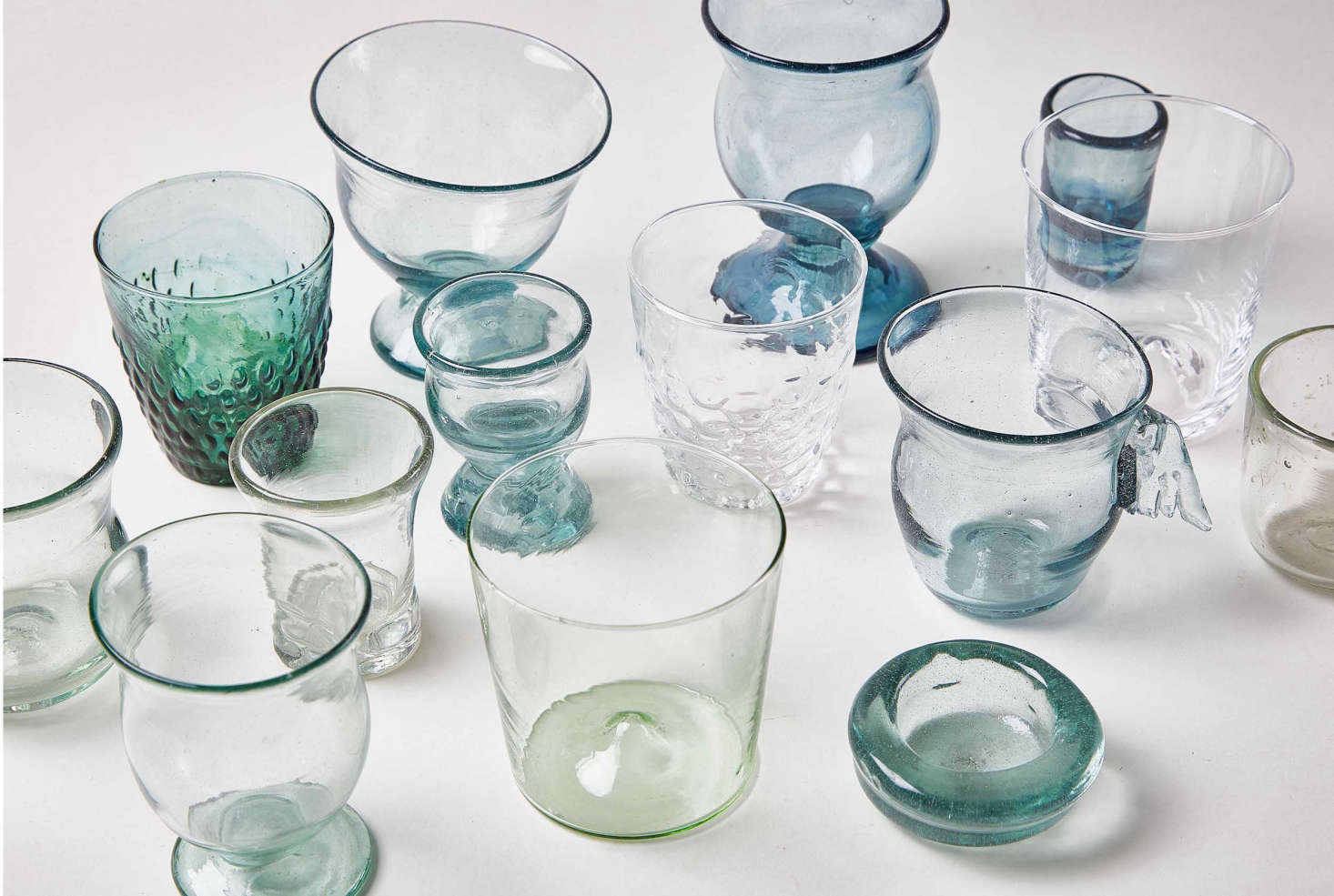 A great way to elevate your Easter dinner table. See Il Buco Vita: Pastels for the Italian Easter Table.