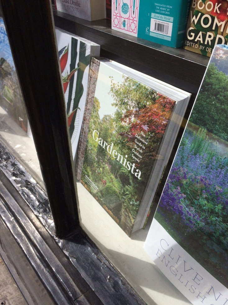 London sightings: Kendra recently spotted our Gardenista book &#8\2\20;in the window of the wonderful John Sandoe Books, off the Kings Road.&#8\2\2\1;