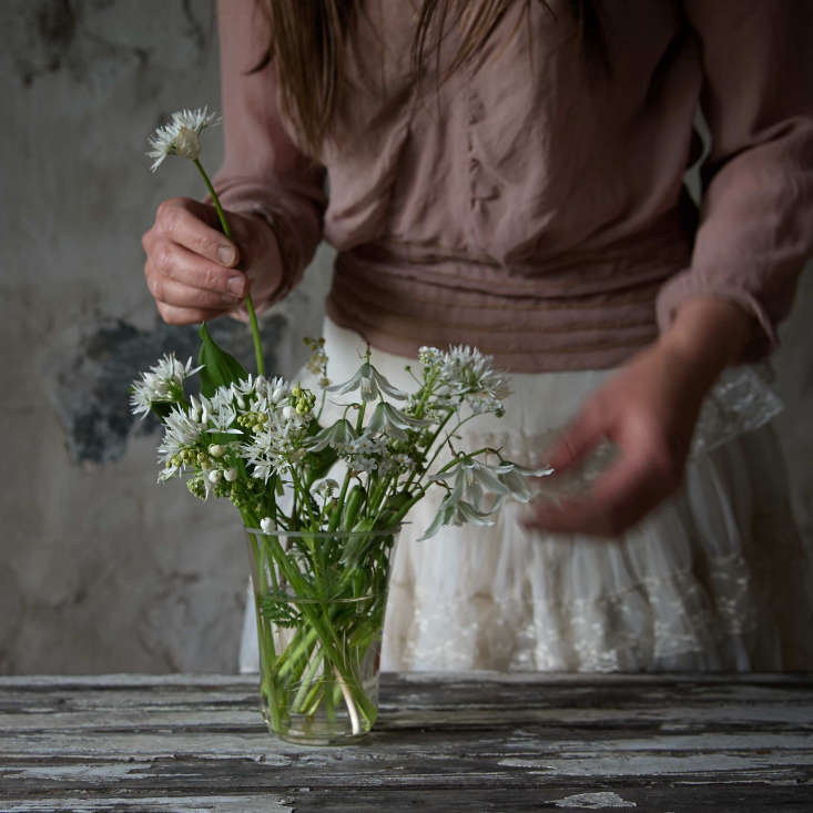 A white arrangement of drooping star-of-Bethlehem, ramsons, lily of the valley, white forget-me-not, and cow parsley, was plucked from the woodland near Juliane&#8\2\17;s garden.