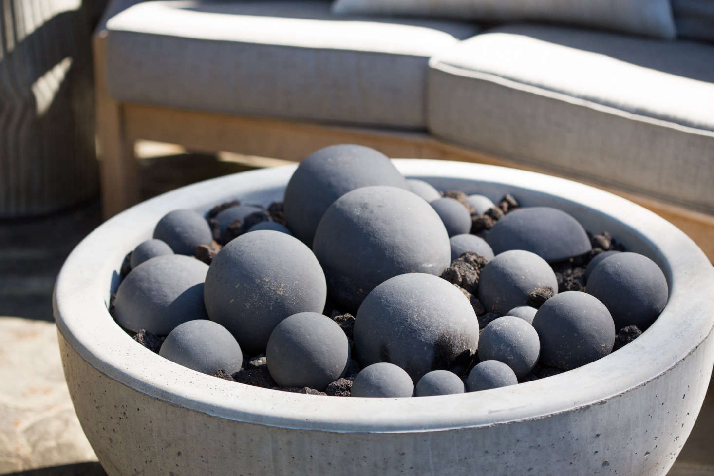 Garden designer Coates and landscape contractor Brian Robinson sourced the fire bowl and ceramic fire balls from Concrete Creations in Los Angeles.