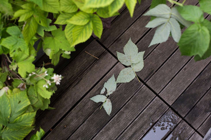 Permeable non-skid decking feels good underfoot and prevents water from pooling.