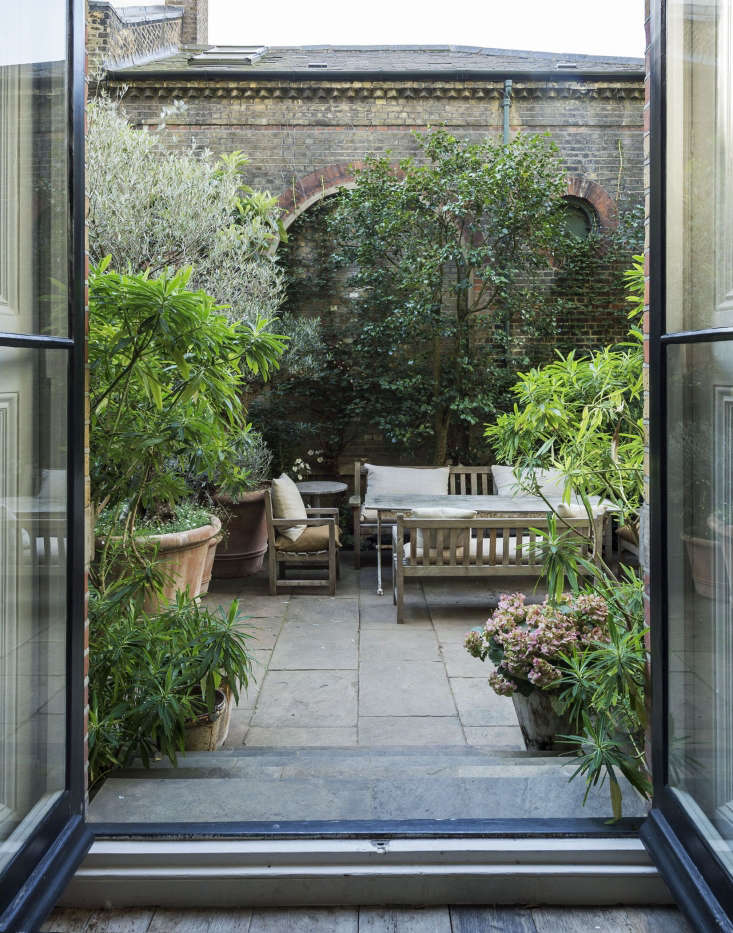 Photograph by Matthew Williams. For more of this garden, see our new Gardenista book.