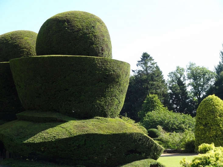 Crathes Castle Gardens. Photograph by Iain Cameron via Flickr.