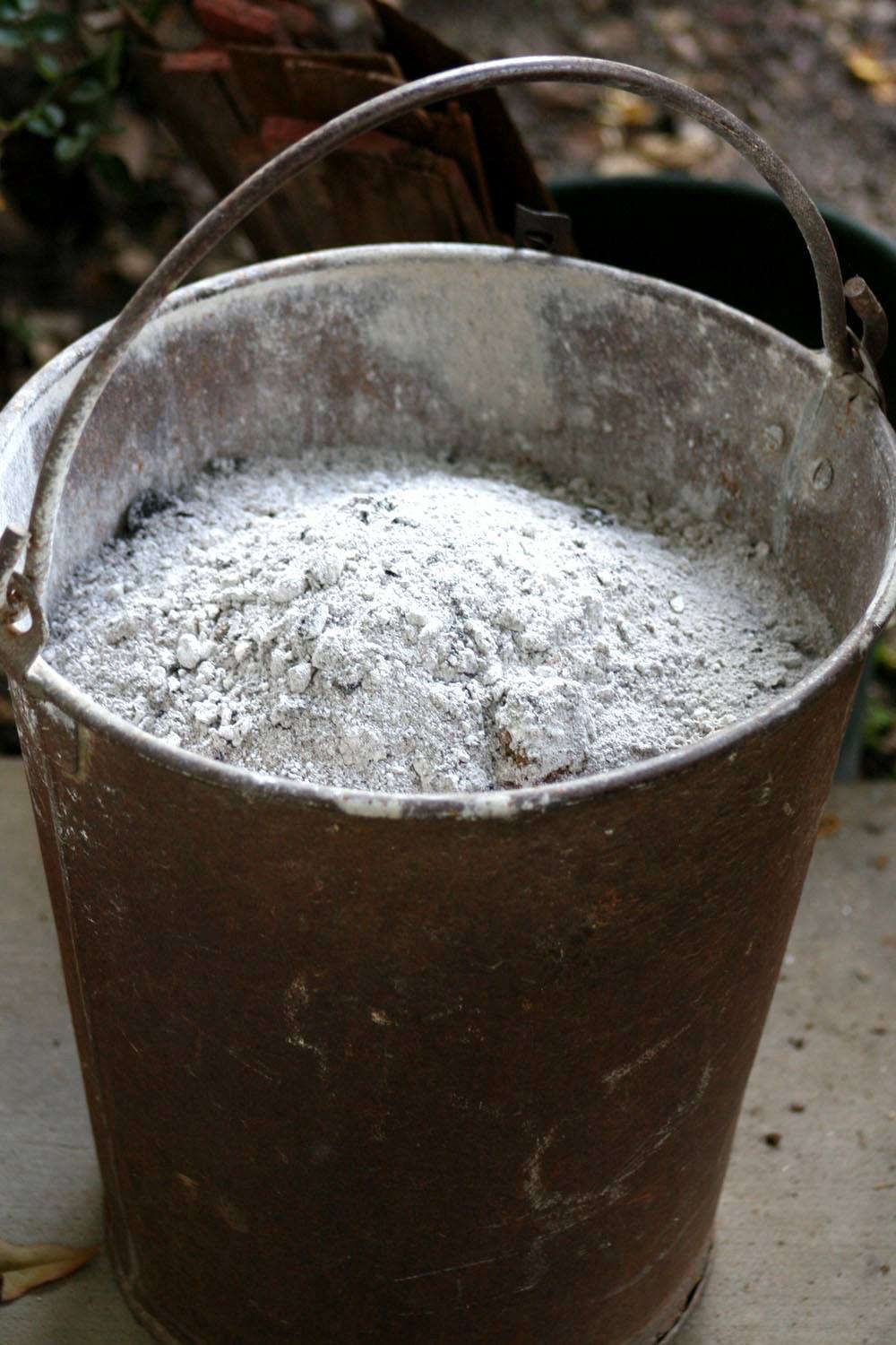 An ash bucket. Photograph by Pirate Renee via Flickr.