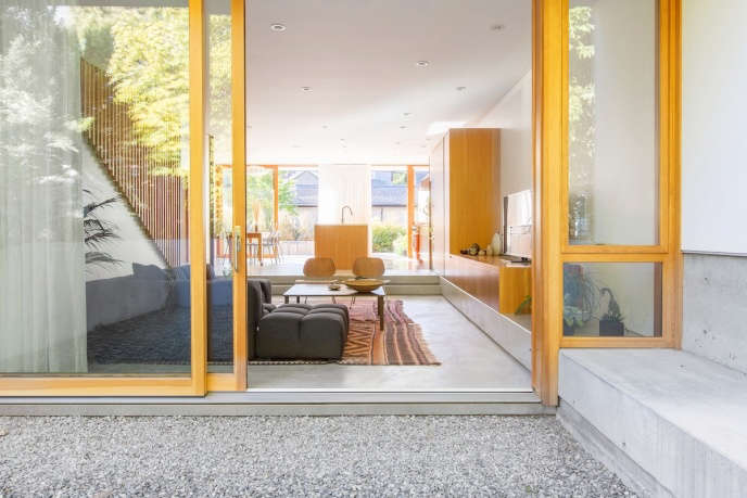 In Seattle, An Urban Landscape Designed for Privacy and Indoor/Outdoor ...