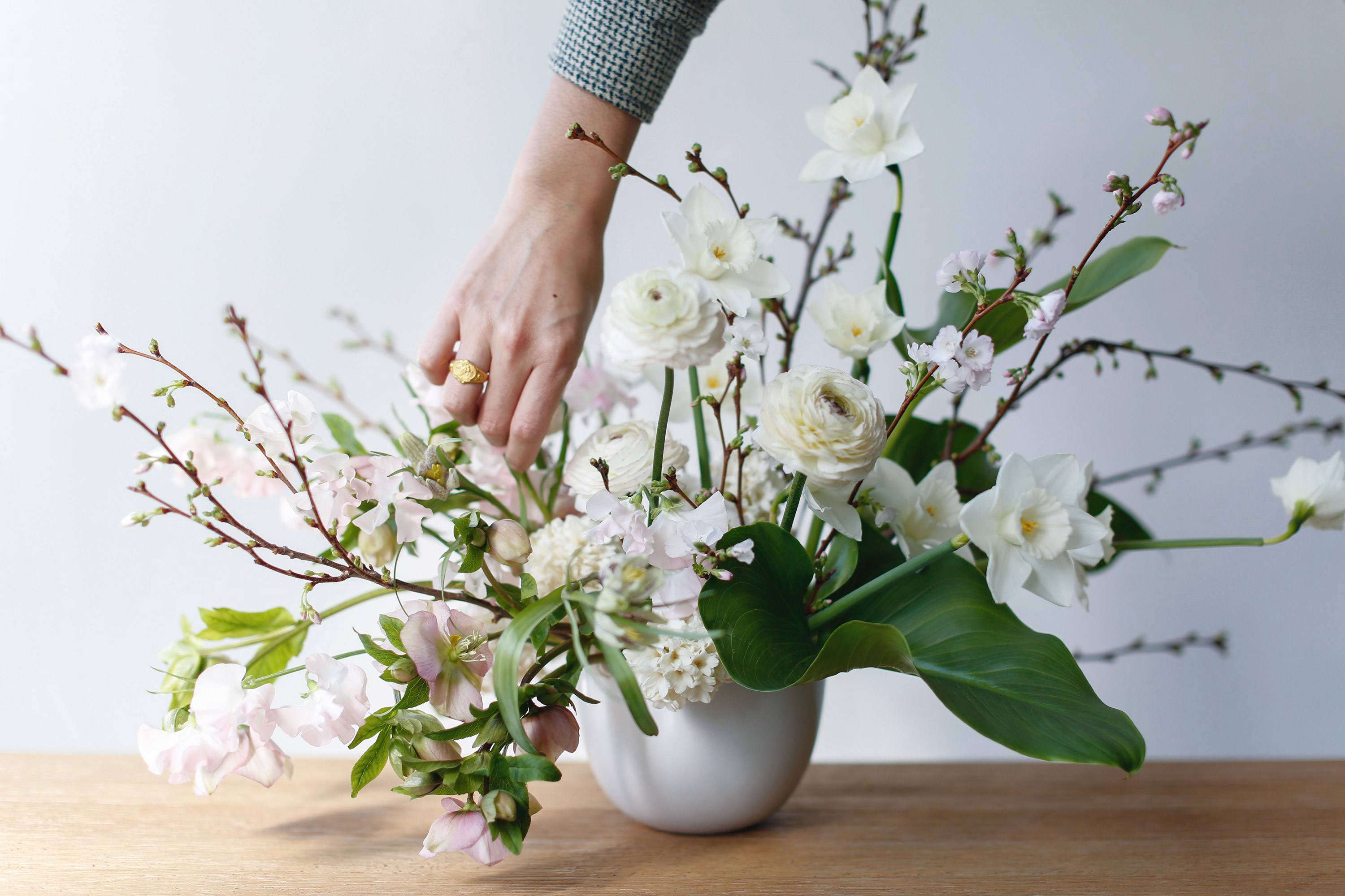 Flower Arrangements 101: A Crash Course for Easy and Elegant Florals ...