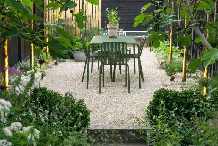 The surface is a bespoke mix of crushed cockle shells with limestone chips and dust. Photography courtesy of Farlam & Chandler, from Before & After: A Seaside English Garden by Farlam & Chandler.