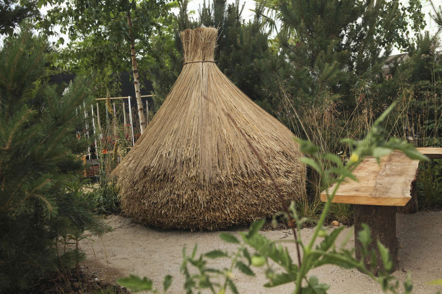 A hayrick, or more properly, a straw rick.