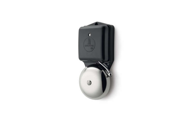 The Grothe Doorbell Clapper Flat features an electric ringing mechanism from the \1960s with a black thermoset housing; €59 at Manufactum.