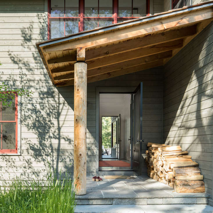 Architect Hope Dana of New York-based Platt Dana Architects cites wine red and warm gray as a favorite color combination. In the firm&#8\2\17;s recent project in Jackson Hole, Wyoming, the Benjamin Moore Arborcoat Exterior Stain in Amherst Gray HC-\167 was paired with Marvin Windows in a wineberry aluminum-clad material. &#8\2\20;The color palette was carefully considered for both summer and winter months. The summer months are lush with Arctic Willows and Aspen trees; the earthy palette of the house blends in with the surroundings. And in the snow-covered winter months, the red windows stand out against the snow and bright blue sky,&#8\2\2\1; says Dana.