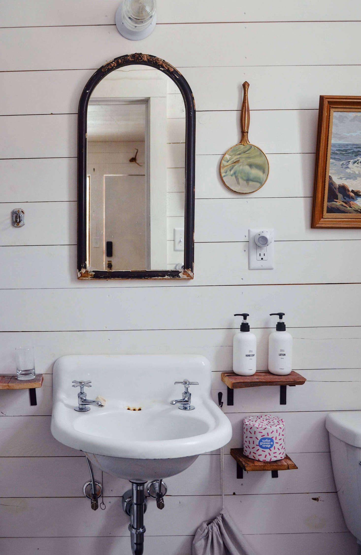 This adorable sink? It cost just $ on Craigslist. See more incredible bargains in Furnish Your Place on Craigslist: Tips for the Discerning Bargain Hunter. Photograph courtesy of Red Rose Motel.
