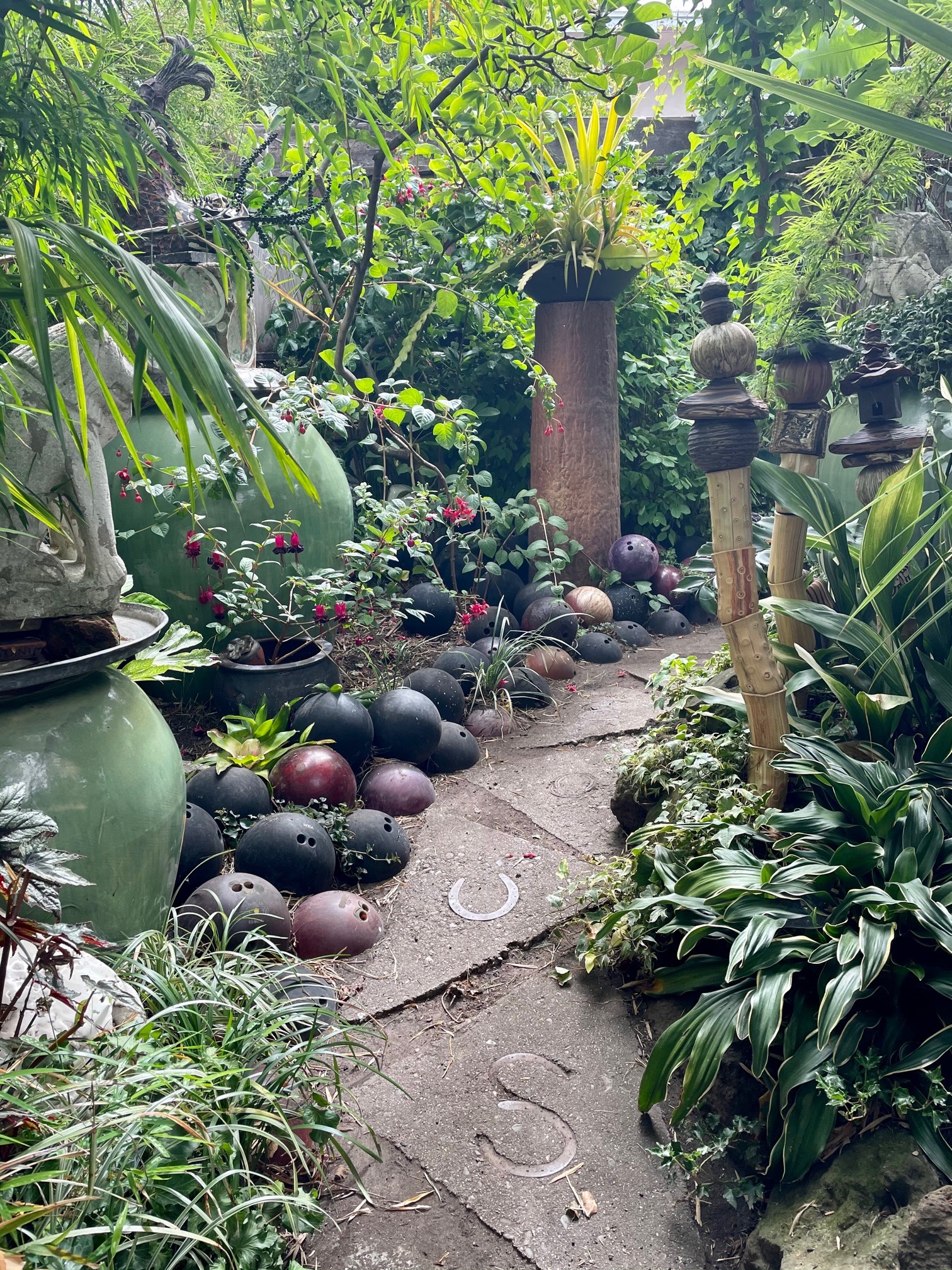 Garden Visit Ceramicist Marcia Donahue's Playful and Surreal Outdoor Gallery in Berkeley
