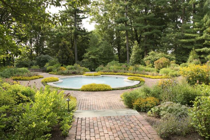 This one hundred percent native plant garden at the Mt. Cuba Center in Hockessin, Delaware is proof that formality comes from how the plants are arranged (aka the landscape design)—not the types of plants themselves.