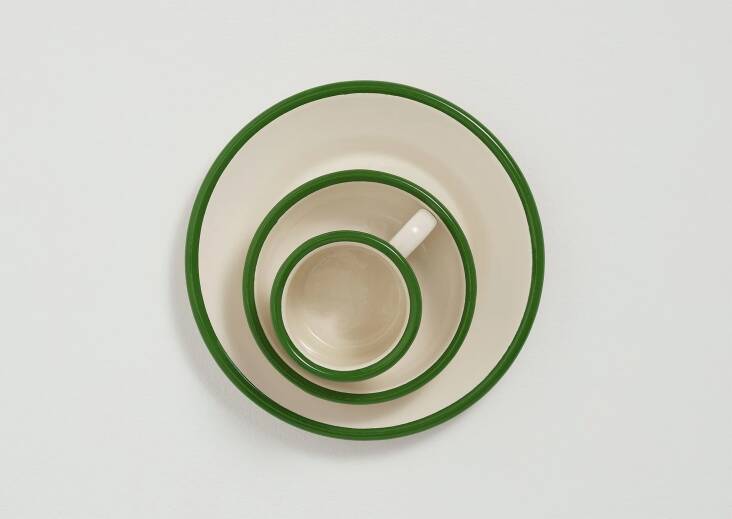 That contrast rim of leaf green is what does it for us. Shop now.