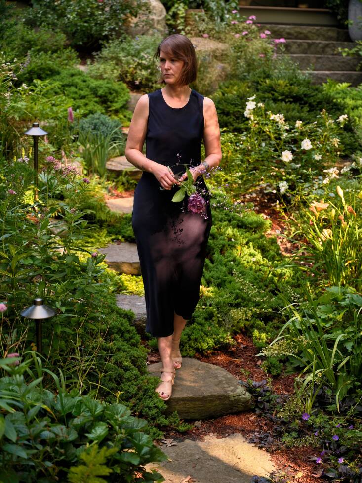 Ashley approaches gardens &#8\2\20;as living works of craft, with a focus on rhythm, structure, and care, always seeking a balance that feels effortless and welcoming.&#8\2\2\1; Photograph by Kyle J Caldwell.