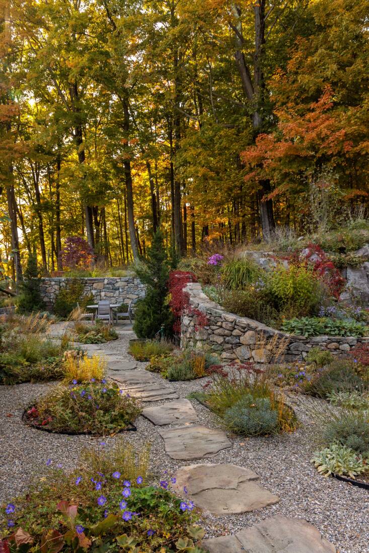 Reclaimed hardscaping was used for this courtyard garden. Photograph by Alon Koppel.