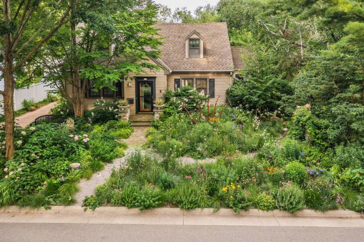 At Epping’s own home in Madison, Wisconsin, he chose shorter plants (everything is under \18 inches) with blooms that transitioned seamlessly from spring through fall. “I needed the garden to be beautiful in more recognizable ways to get neighbors to accept what is ultimately a wilder-looking, naturalistic style,” he writes. “Post-lawn, the gravel garden is\230;less labor-intensive, more ecologically beneficial, and still beautiful for me and my neighbors.” Photograph by Bob Stefko.