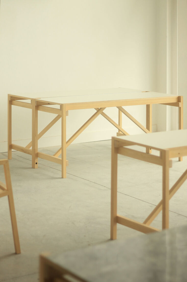 \2\20;Looking to the fall, I\2\17;m conducting reconnaissance on desk designs before attempting to build something of our own in our shared office space. I came across this table design from Buenos Aires-based It Met studio and am deeply inspired. It might be a pared-back version—and maybe painted in high gloss paint. Stay tuned.\2\2\1; \2\1\1; Alexa Hotz; photograph from It Met