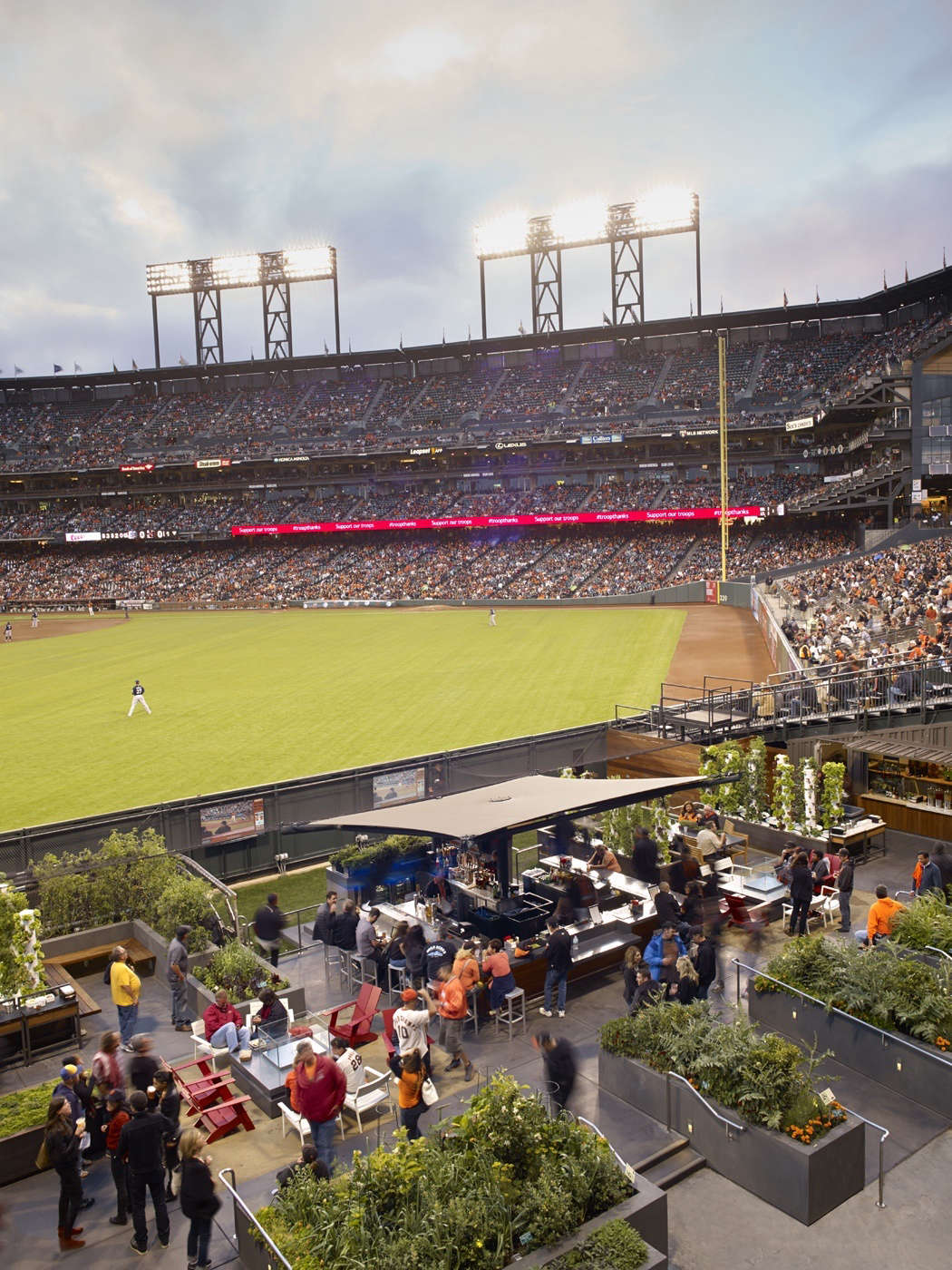 The Edible Garden at AT&T ball park - Gardenista
