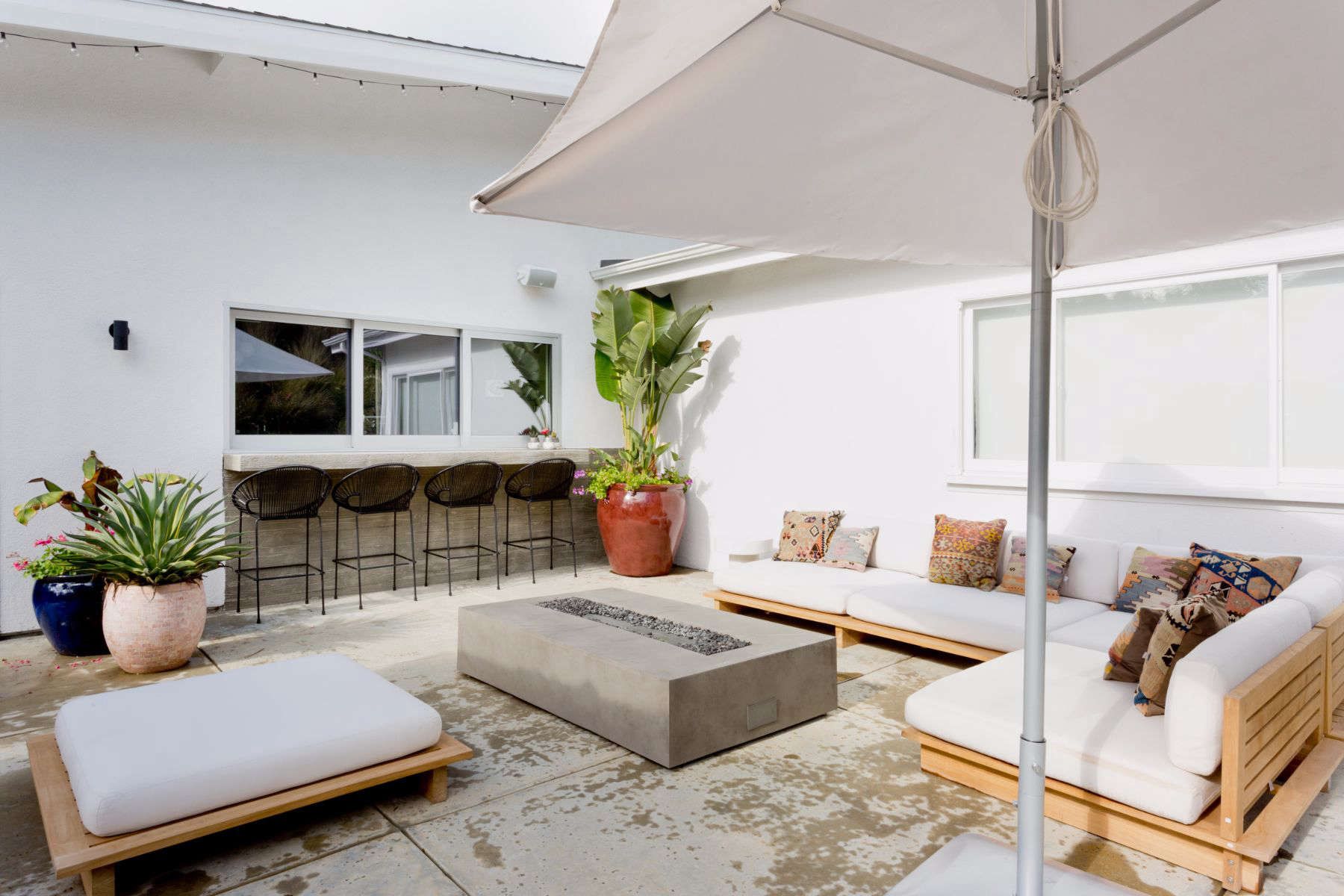 Laurel Canyon Outdoor Living - Gardenista